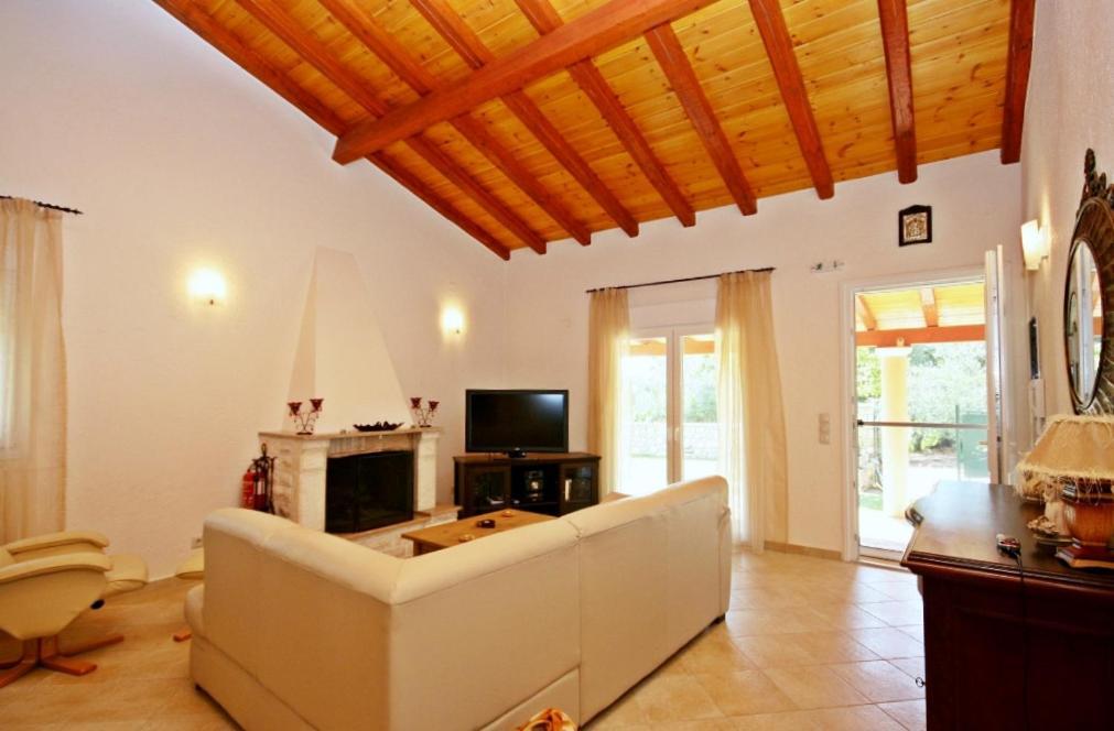 Villa Spiti Ute Makrádes Exteriör bild